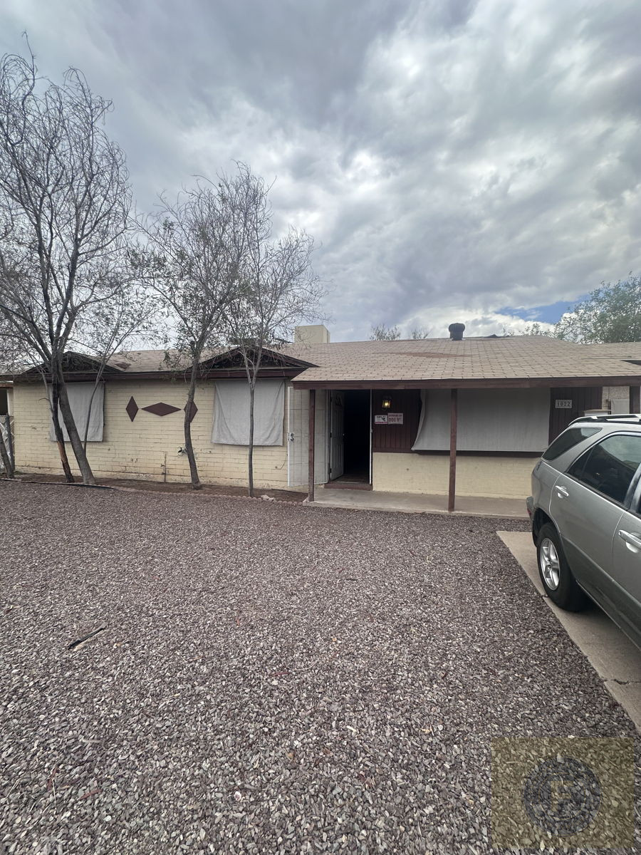 GREAT FIX AND FLIP OR BUY AND HOLD IN TEMPE AZ 85281