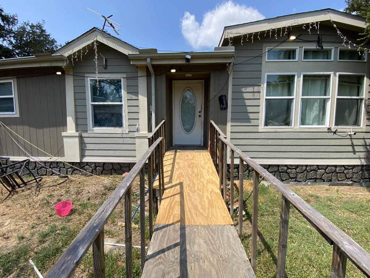 Great Fix&Flip Opportunity on 2.5 acres | Kaufman, TX