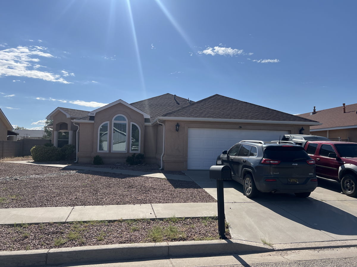 🔥🔥Quick Flip / Low Rehab Big Spread 💰 In Los Lunas 🔥🔥