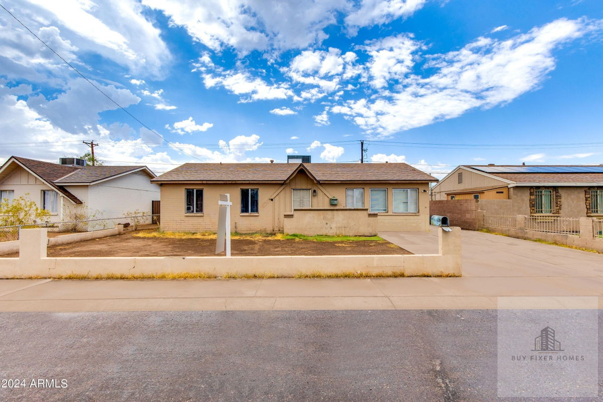 5825 W Earll Dr, Phoenix, AZ 85031