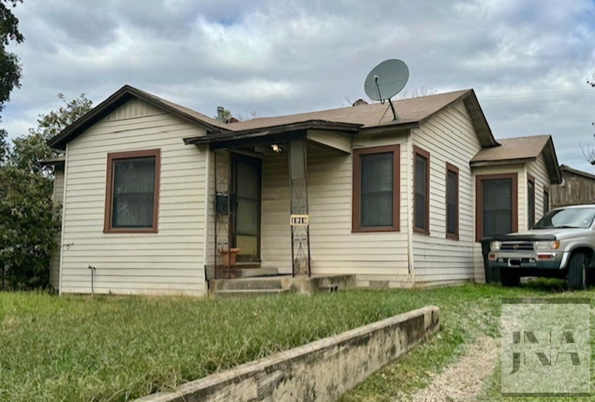 🏡 Charming Investment Opportunity in Highland Park! 🏡