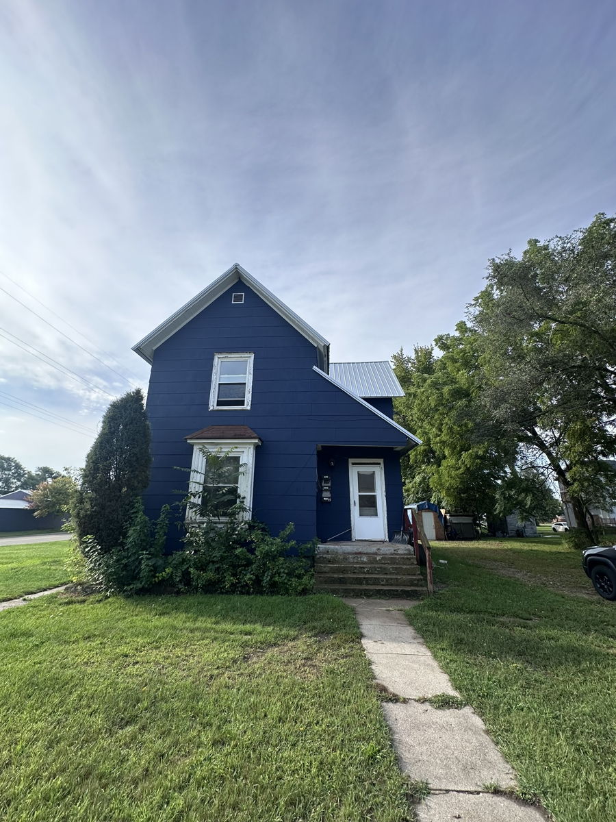 4-Unit in Belding!
