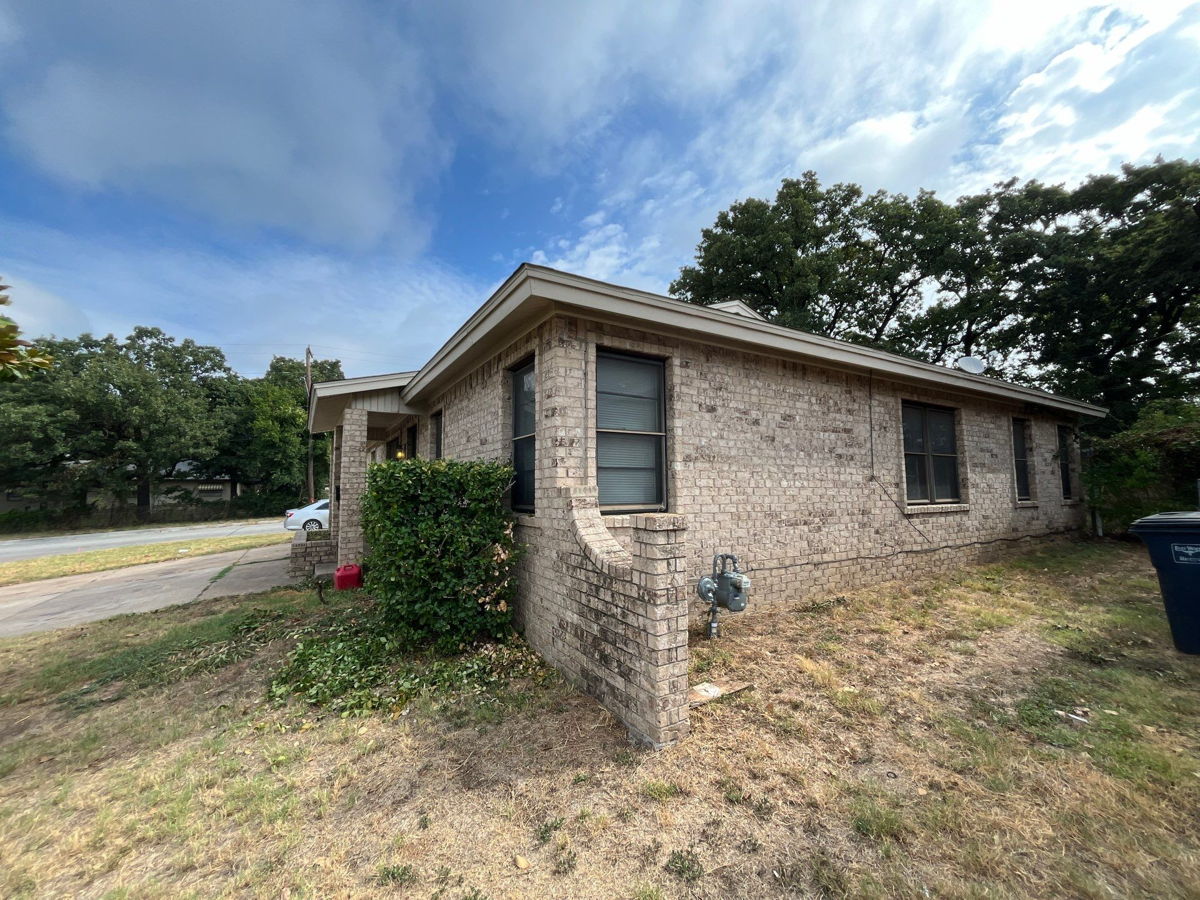 🔥🔥 Clean Easy Flip in E Ft. Worth 3/2 Lots of Interest Asking $180k 🔥🔥