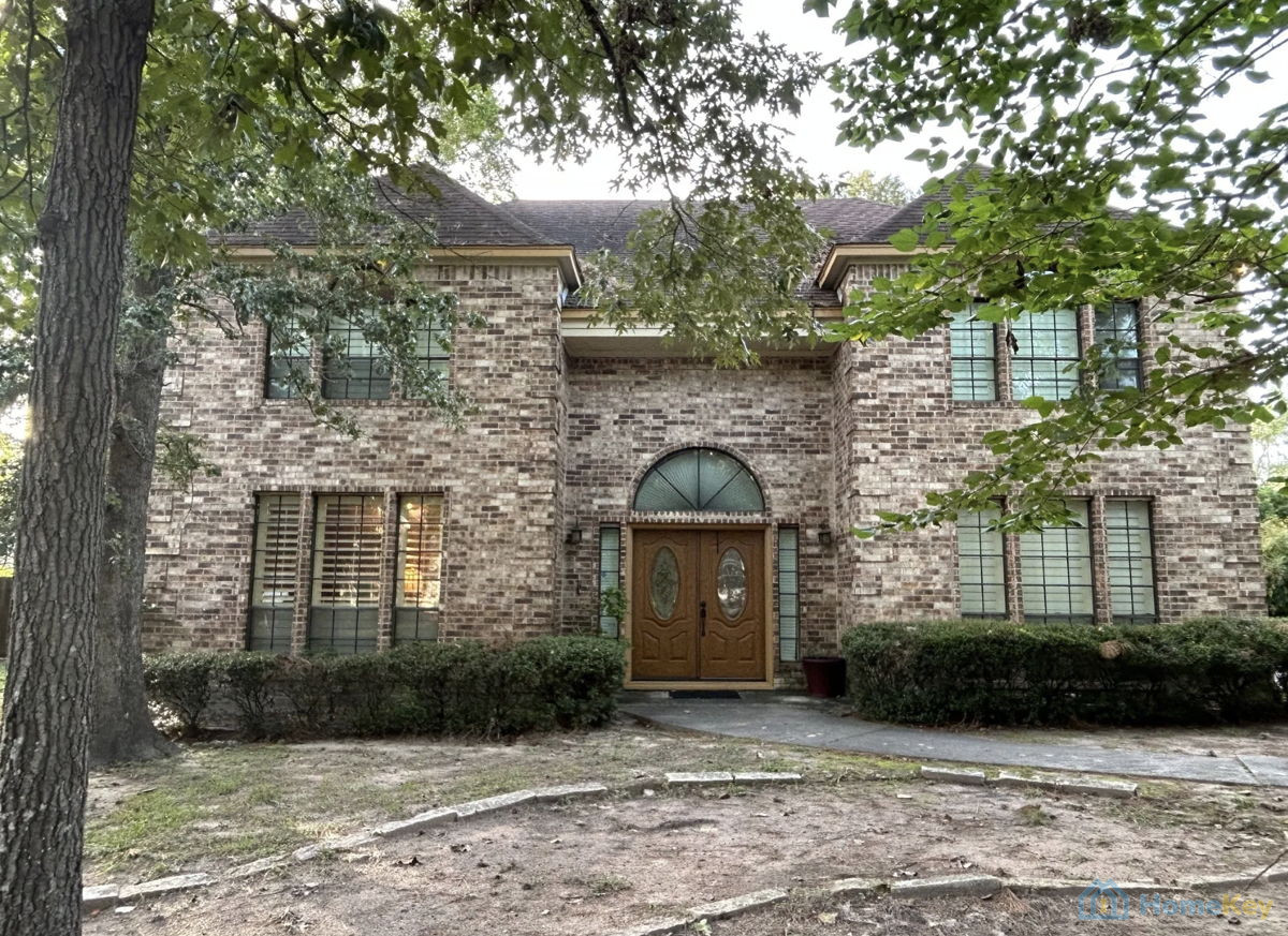 💥‼️OFF MARKET BEAUTIFUL BRICK HOME IN CONROE $450K ARV💥‼️ 77385