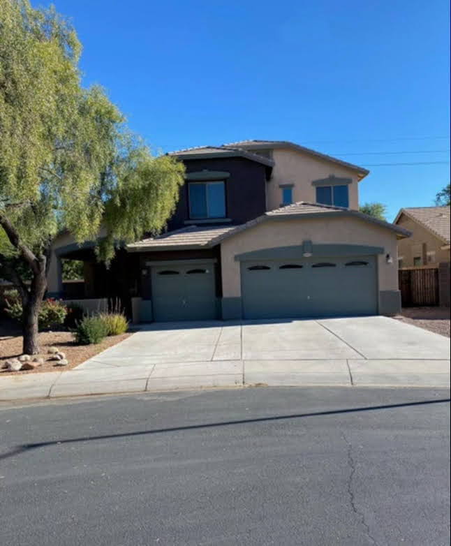 Beautiful 5 bed/ 2.5 bath off market lip stick flip deal!!