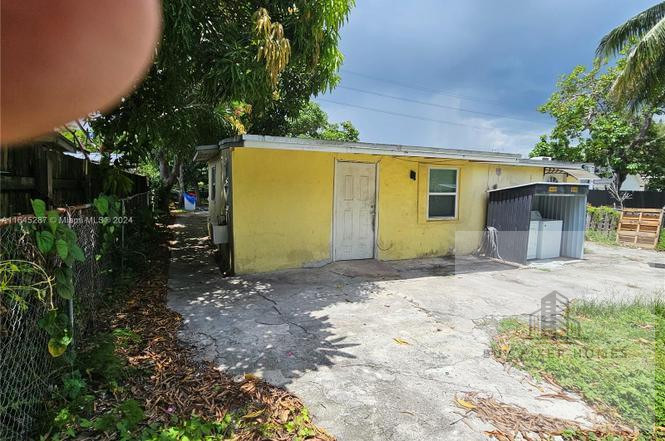 9333 NW 5th Ave, Miami, FL 33150