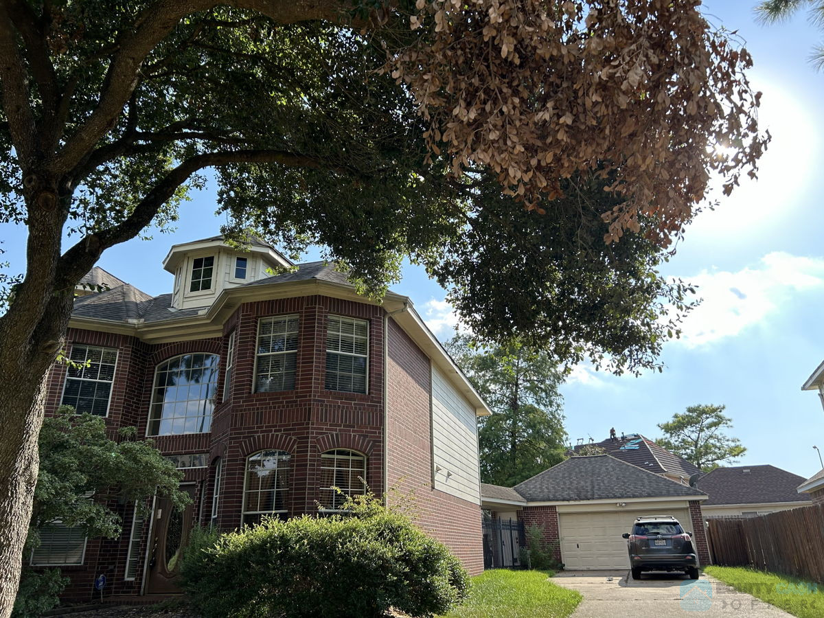 Gated Community with a POOL!  310k ASK - 475k ARV