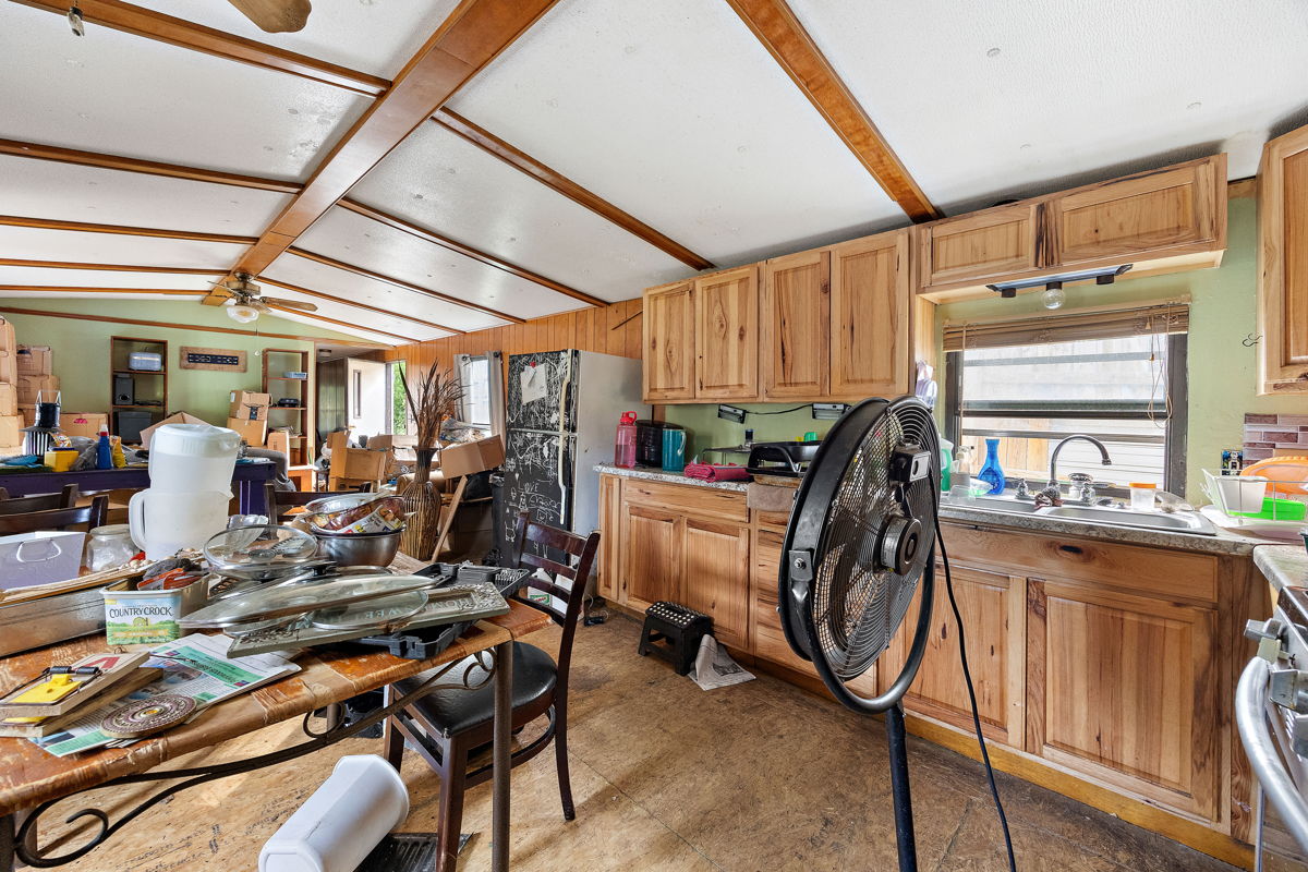 🔥💪 Buy 1 Get 2 FREE! Fixer Upper MHs on LAND in Hemphill, TX💪🔥