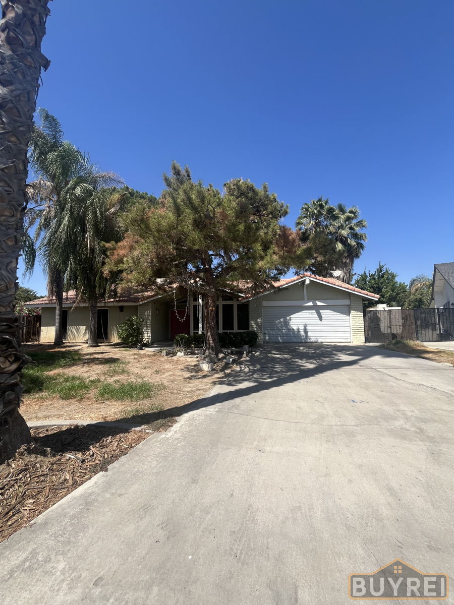 Bakersfield cosmetic flip! Quick turn around📍Great location  🔥
