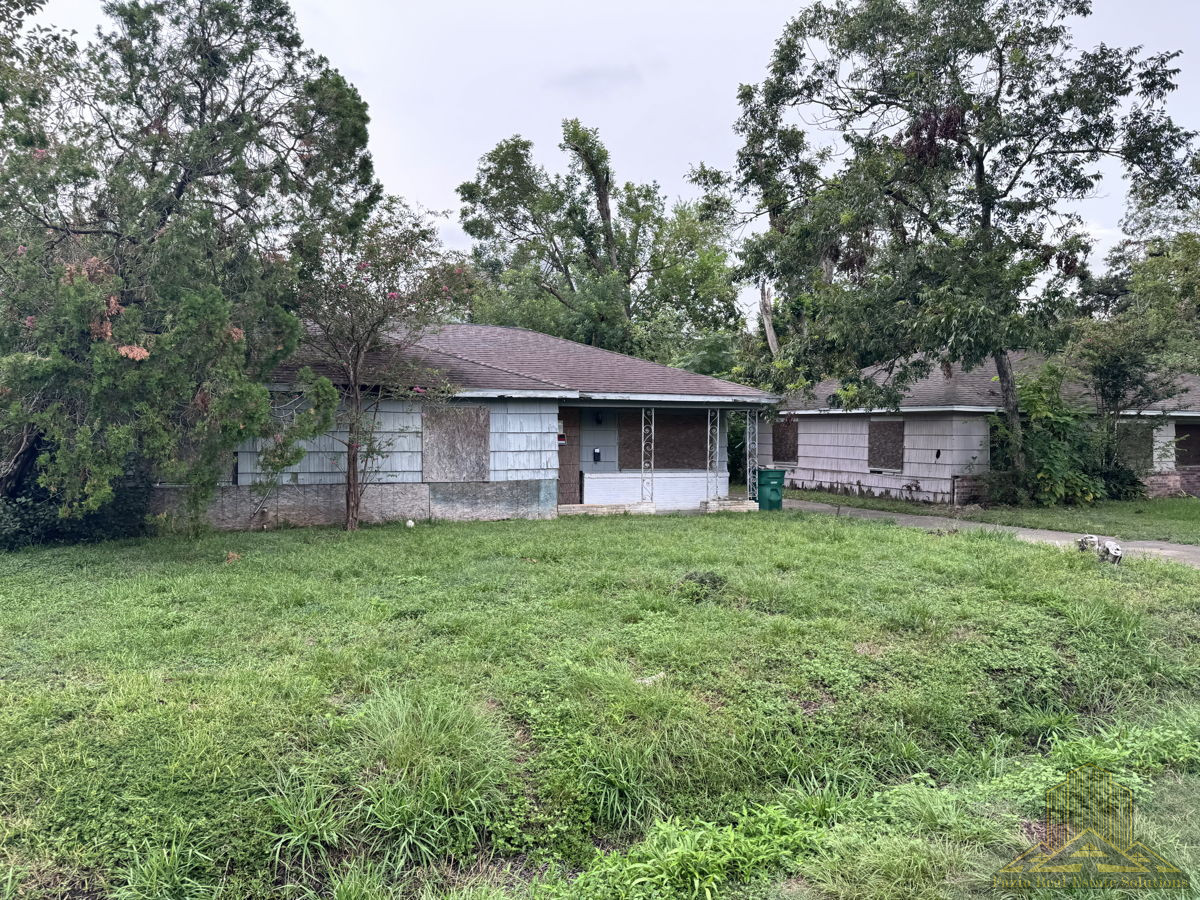 HOT FIX & FLIP DEAL IN HOUSTON! | PRIME SPRING BRANCH LOCATION 🏠 | HUGE PROFIT POTENTIAL 💸