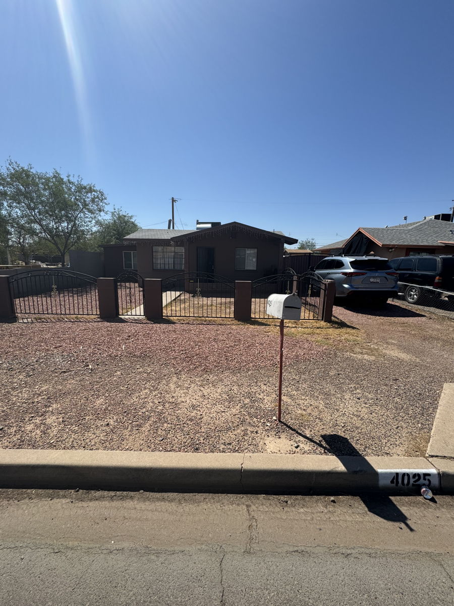 2/1 SFR in Phoenix AZ 85009 🏡 Amazing Deal at a Great Price! 🤝