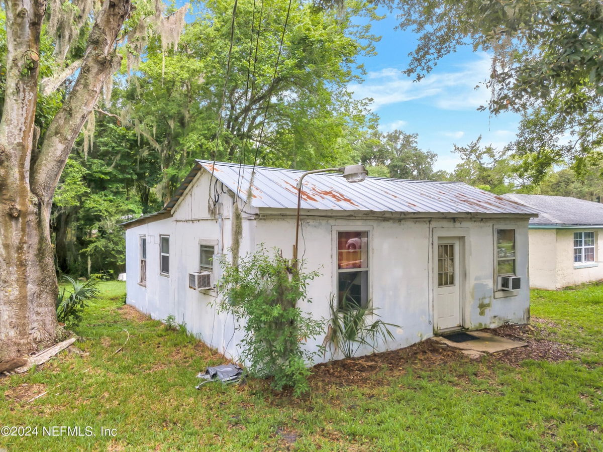 Cute BLOCK construction fixer in St. Augustine