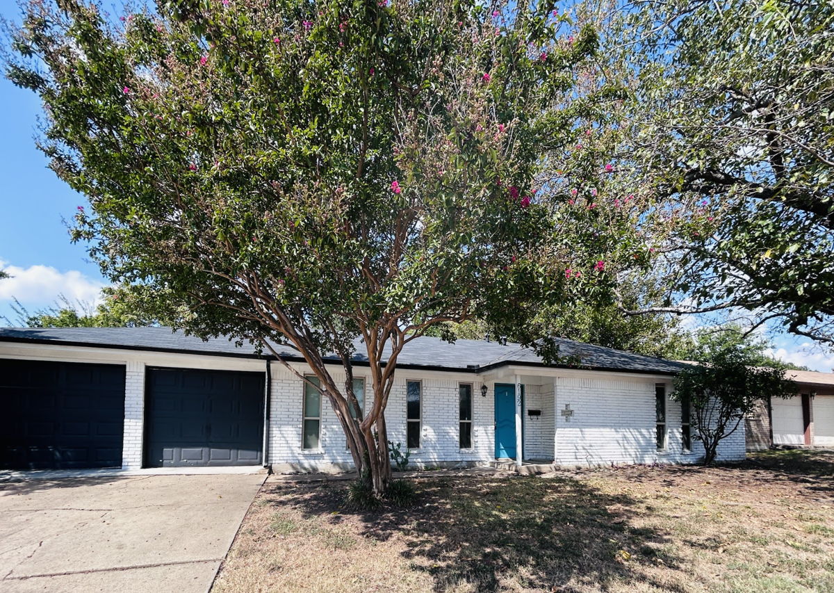6192 Wrigley Way, Fort Worth