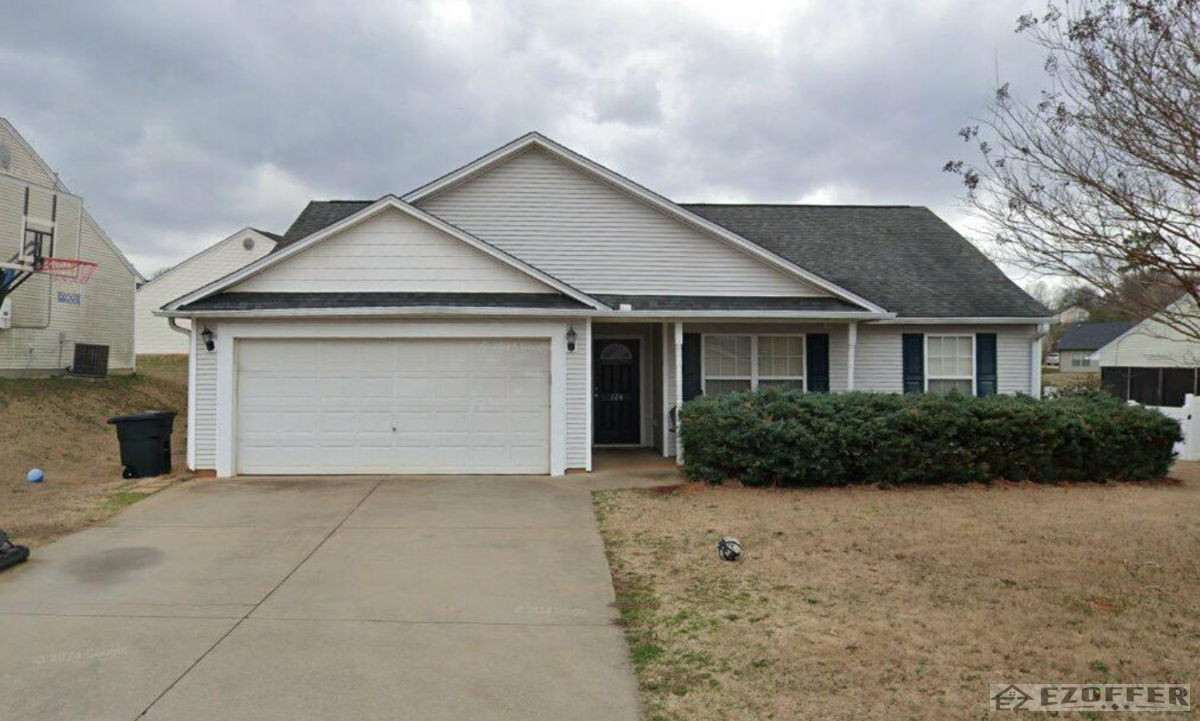 🏠 (Spartanburg SC) Spacious 3-Bedroom Home with Strong Bones