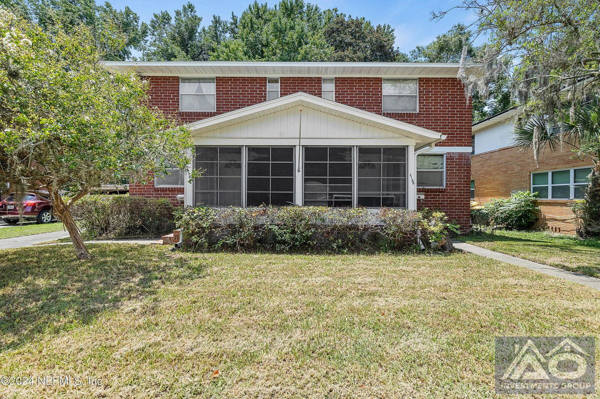 4 bed 4 bath duplex in Jacksonville! 274k