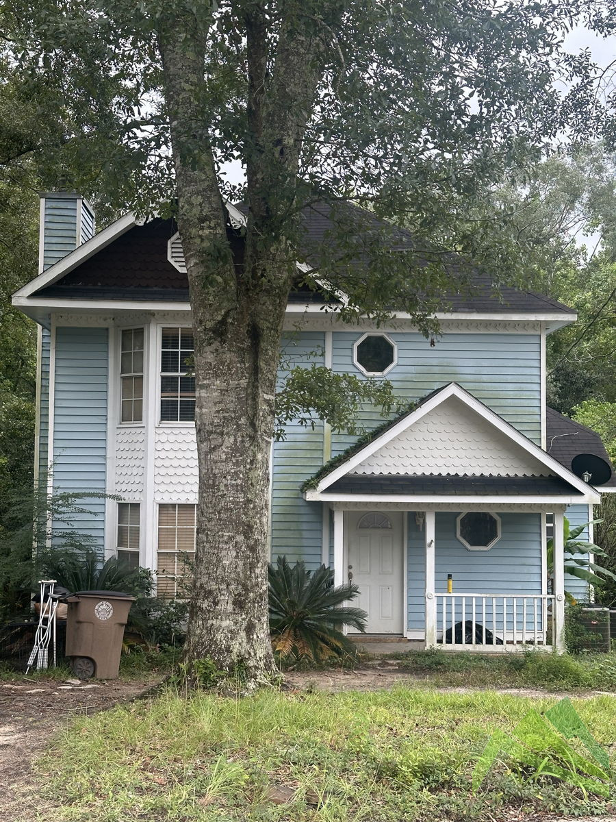 Lovely Home in Mobile with Excellent Investment Potential!