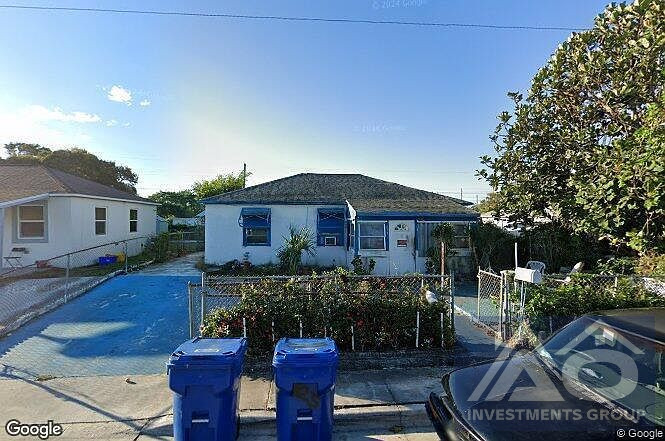 3 bed 2 bath home in West Palm Beach! 243k worth 350k