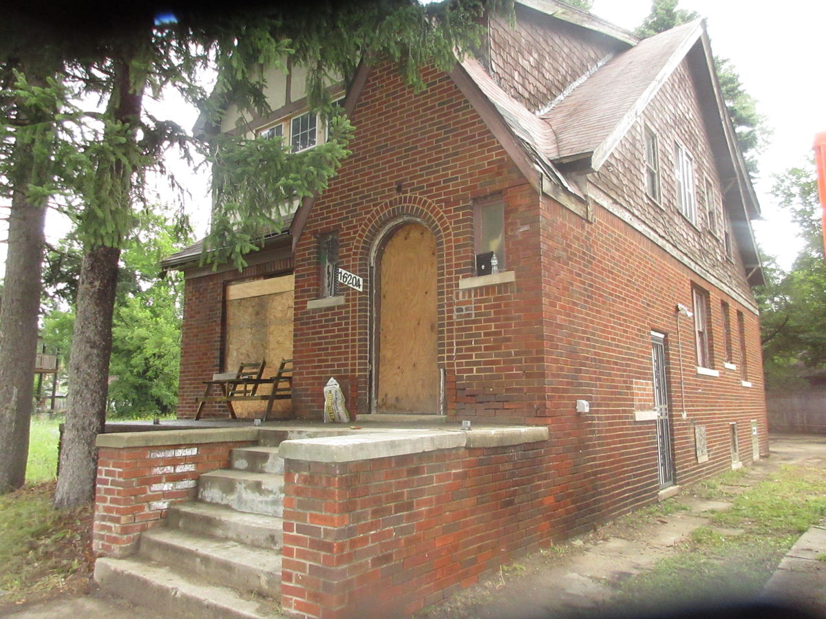 Marygrove Detroit brick bungalow! 48221!!! PERFECT FOR A FLIP