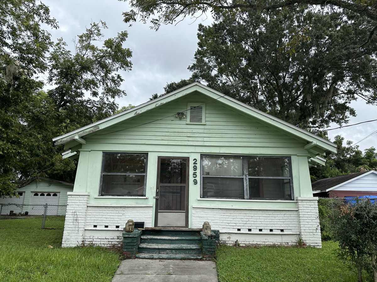 (Jacksonville, FL) 3/1 Fixer Upper with Buildable Lot in Lackawanna!