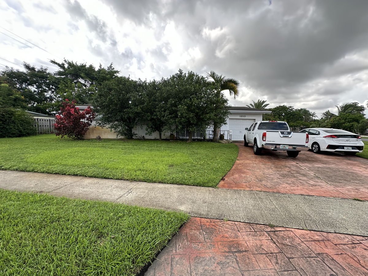 Charming 3-Bed Fort Lauderdale Gem – No HOA, Spacious Lot, Prime Location!