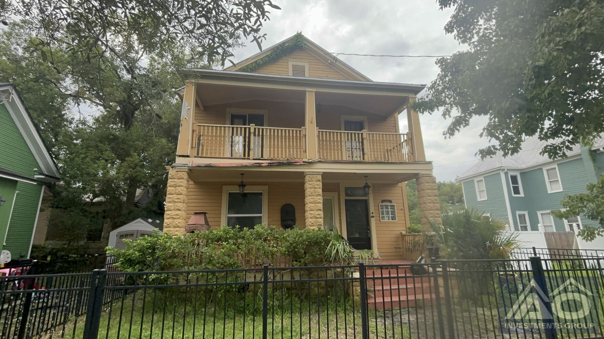 5 bed 3 baths in Duval County! 279k worth 510k