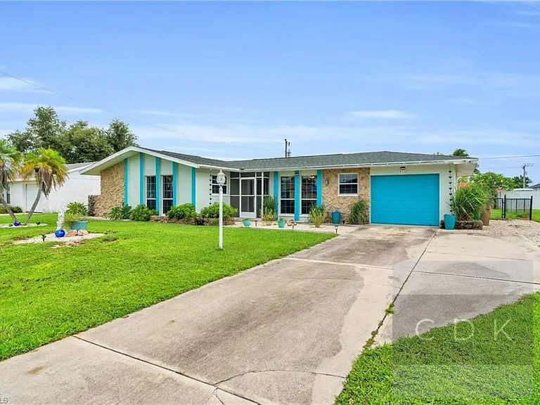 📍Cape Coral, FL 33904 / Subject To / Entry $32k / MTG $328k / No HOA!
