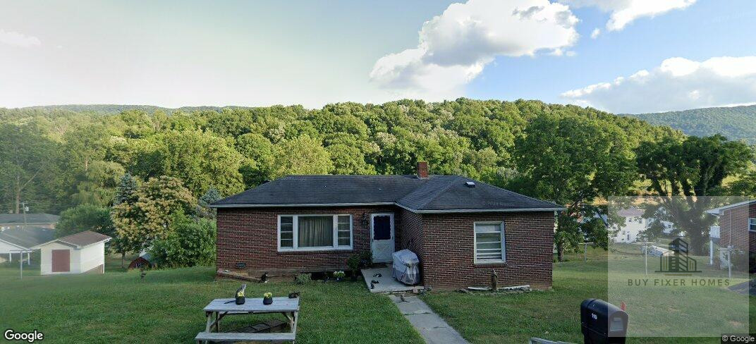 110 Hillcrest Dr, Bluefield, VA 24605