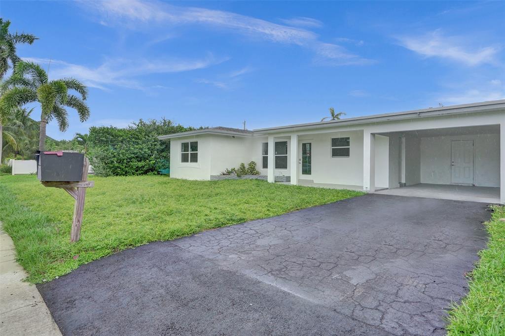 3 bedroom pool home in Wilton Manors!