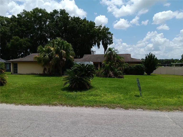 🏡 Fix & Flip opportunity in Land O Lakes, FL 34639 – Hidden Real Estate Opportunity!