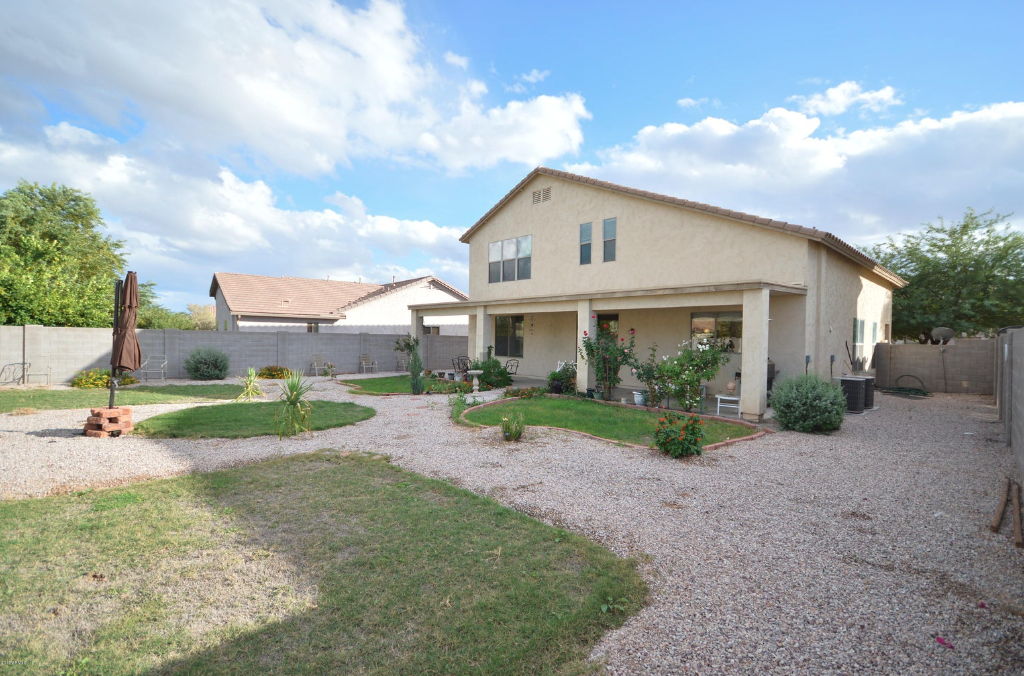 🏡 Off-Market in San Tan Valley, AZ 85142 – Spacious Backyard! 🌴