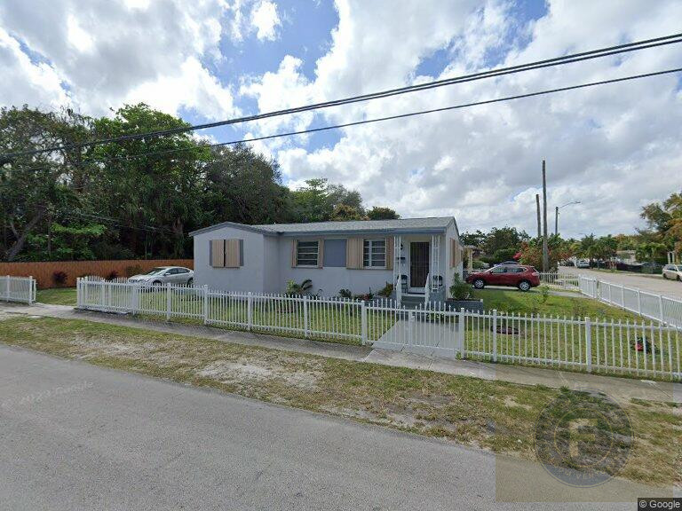 GREAT FIX AND FLIP OR BUY AND HOLD IN NORTH MIAMI BEACH FL 33162