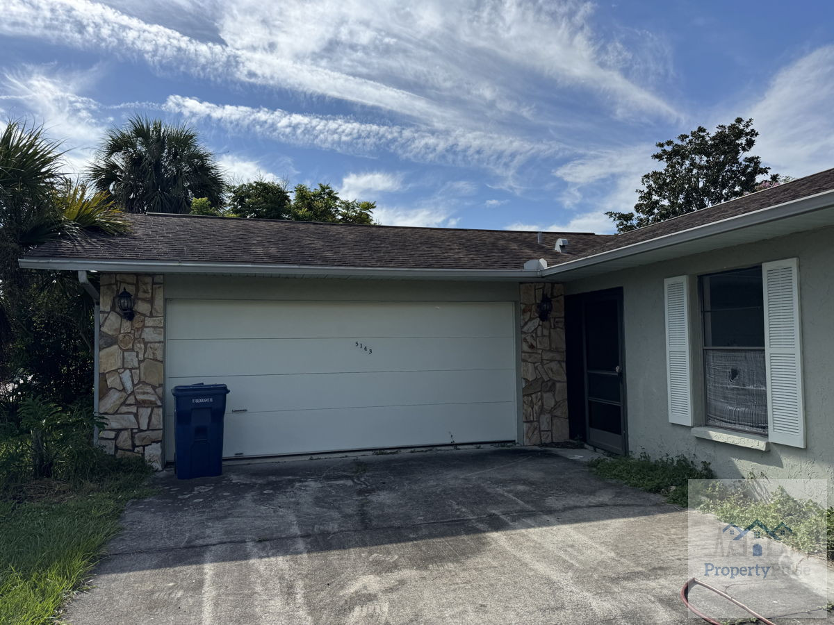(Sarasota, FL) 3🛏️ 2 SFH Block construction Excellent Rental or flip