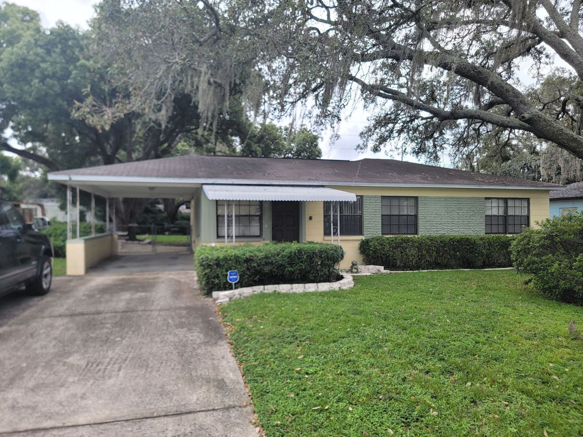Super Clean SFH in Forest Hills Neighborhood of Tampa (NOT IN MLS)