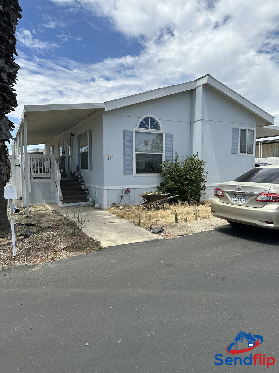 (Bakersfield, CA)🚨 FCFS @ 35K!🚨  3 Bed 2 Bath Mobile Home! 😱