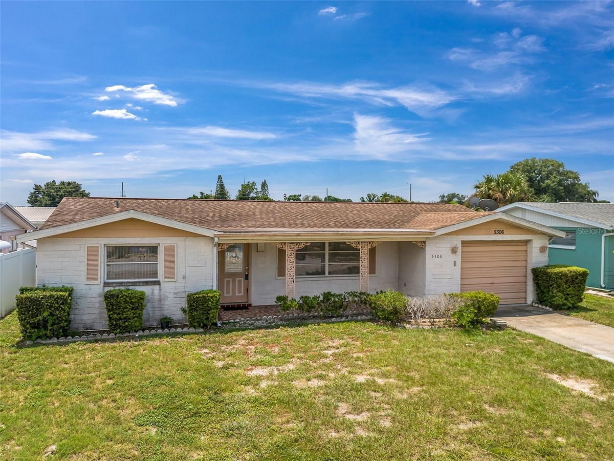 🏡 Opportunity Knocks in New Port Richey! 🛠️
