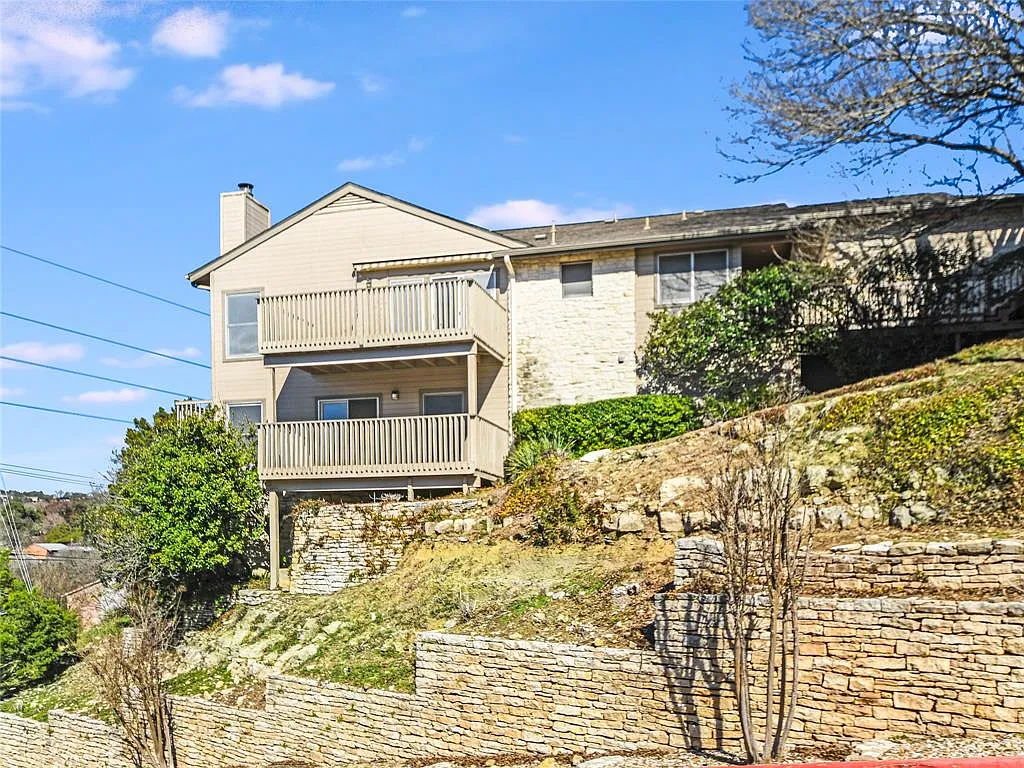 3b 4 ba Condo in Austin, TX 78731