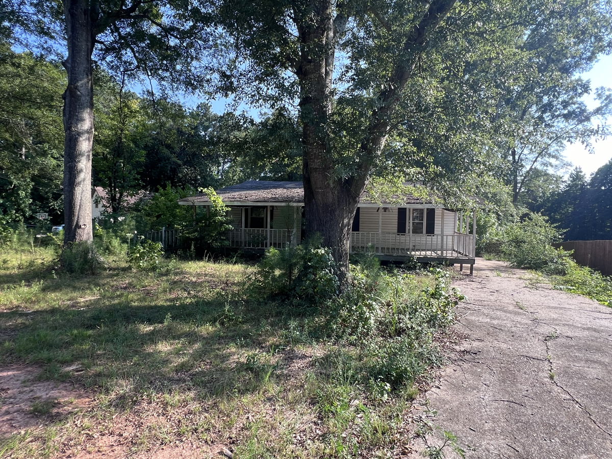 FIXER UPPER in Powder Springs GA!!