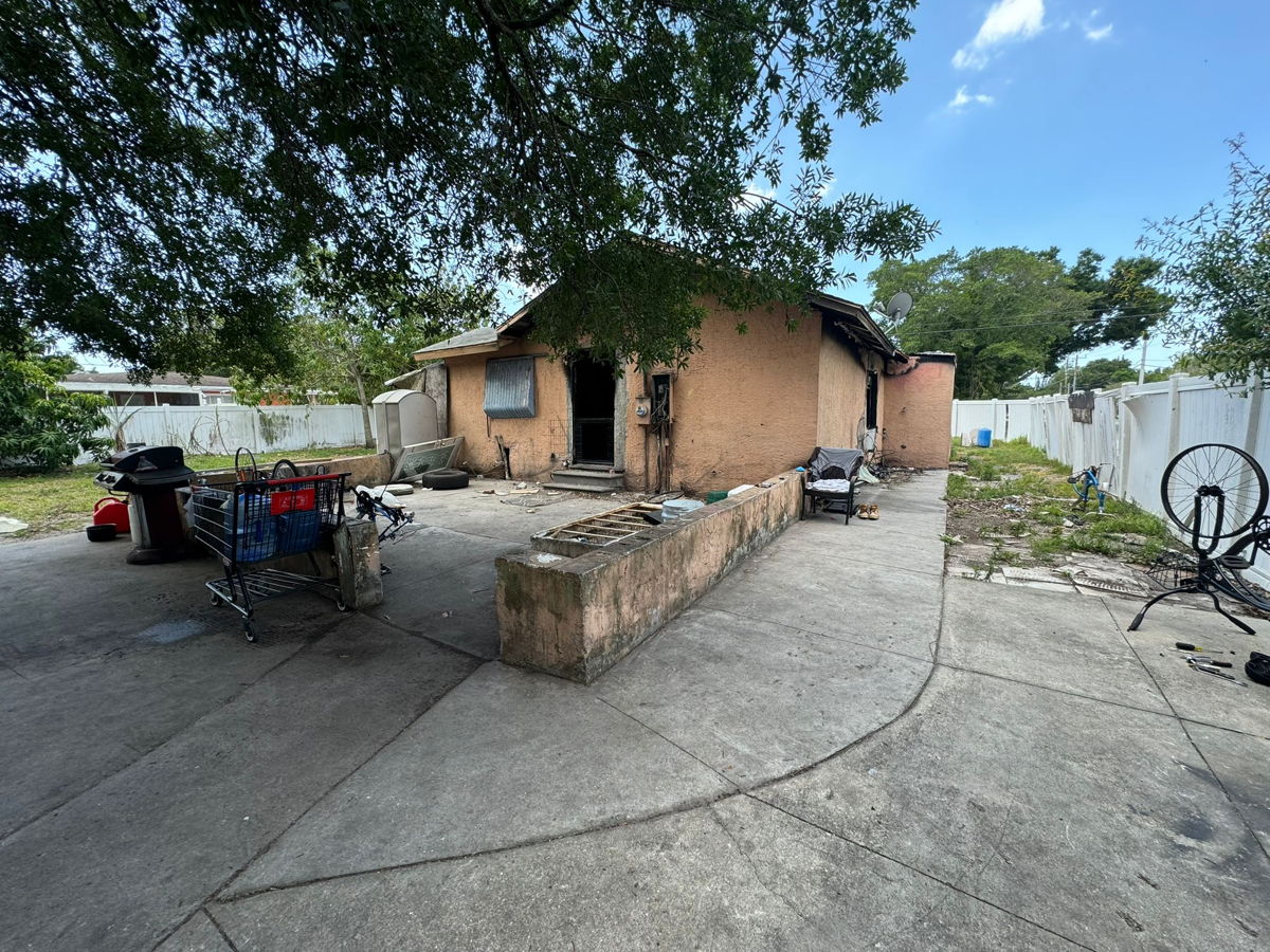 🔥👷🏼‍♂️🔥BUILDER SPECIAL IN SARASOTA, FL! CLOSE TO DOWNTOWN WITH OVER $500K IN SPREAD!🔥👷🏼‍♂️🔥
