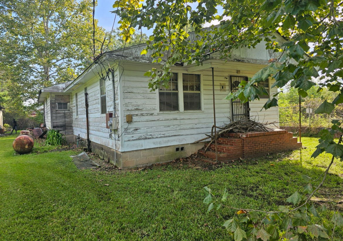 HOUSE IN MOBILE NEED GONE ASAP