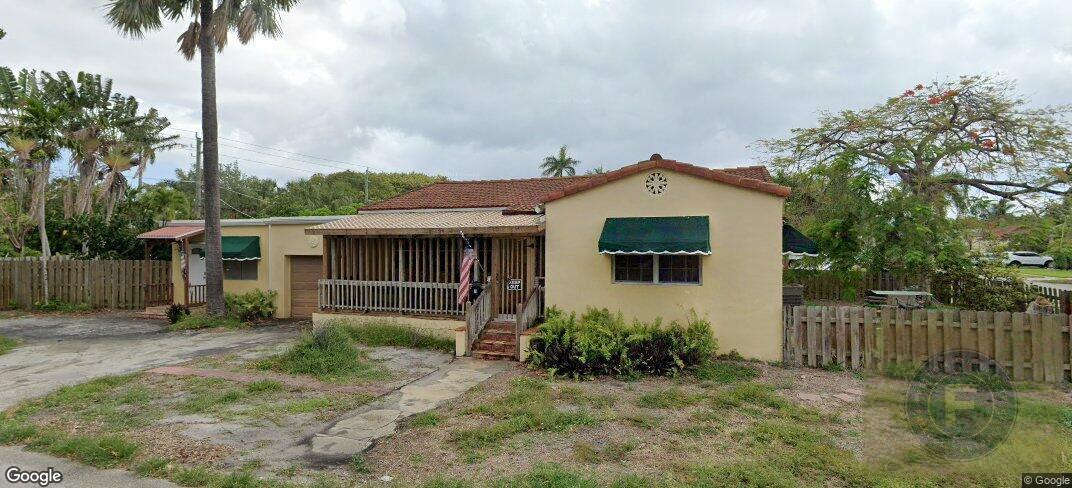 GREAT FIX AND FLIP OR BUY AND HOLD DUPLEX IN HOLLYWOOD