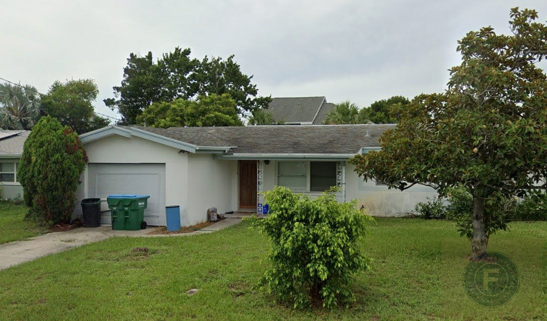 GREAT FIX AND FLIP OR BUY AND HOLD IN LARGO 33774 FL