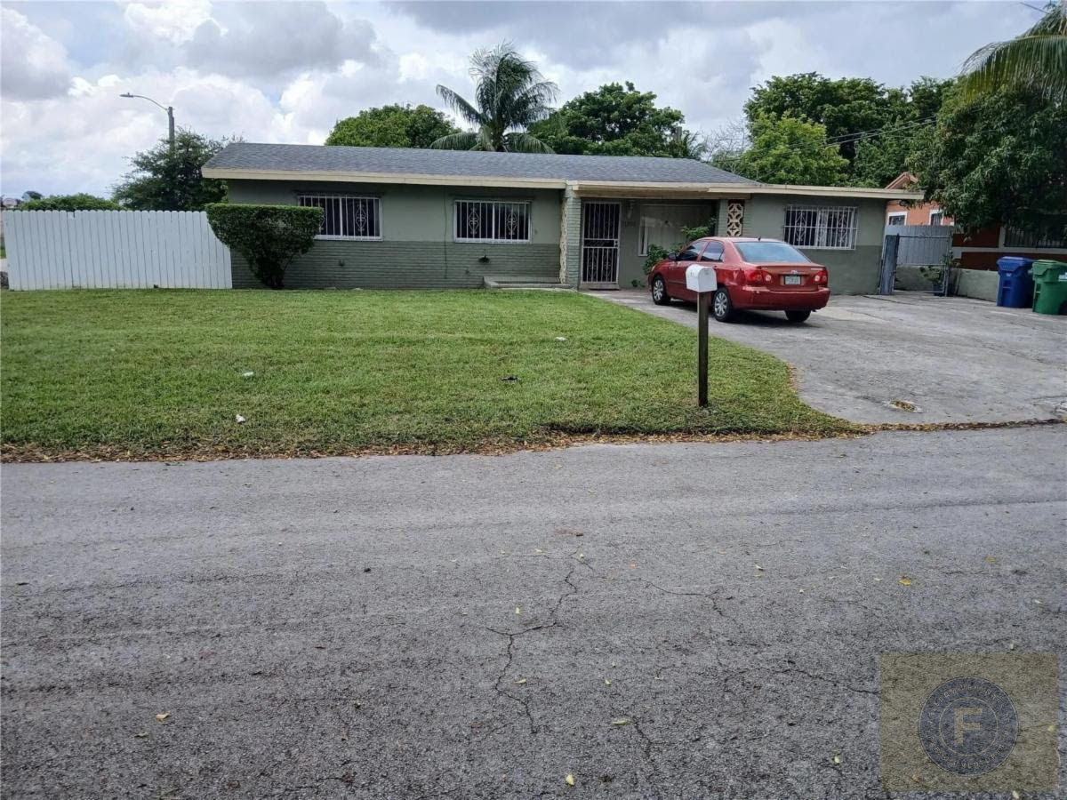 GREAT FIX AND FLIP OR BUY AND HOLD IN MIAMI 33167 FL