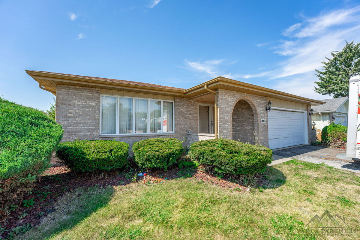 🏠💰Easy Cosmetic Flip | SFH | 70K+ Spread 💸 | Lynwood, IL