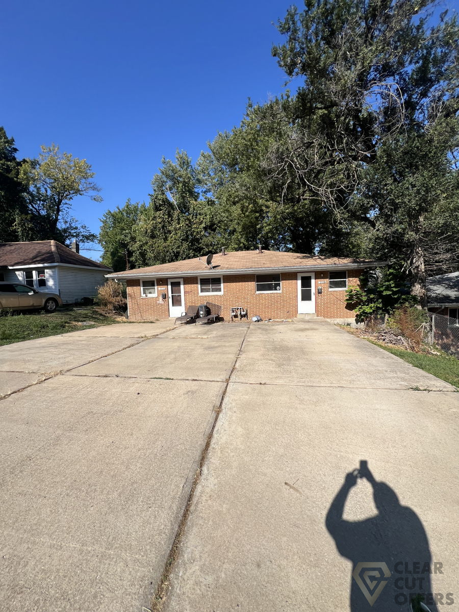 SOUTH COUNTY DUPLEX NEEDING LITTLE COSMETIC TOUCHES POSITIVE CASH FLOW