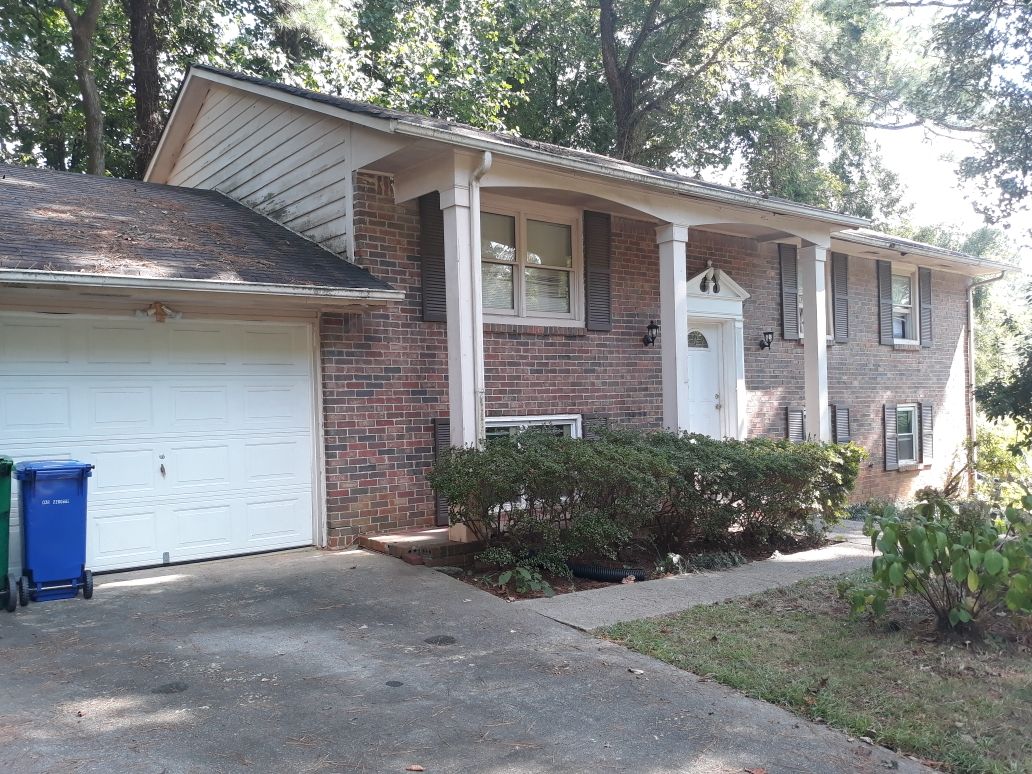 Investor Friendly Flip : 3/2 in Dekalb county ! PRICED TO SELL
