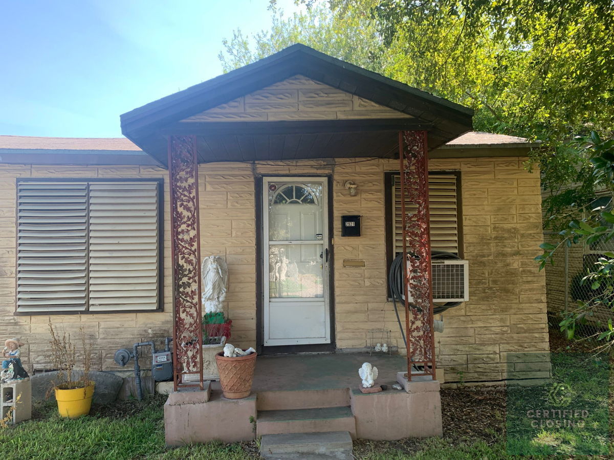 Corpus Christi | 2 Bd, 1 Ba, 921SqFt 🏚️ Fix & Flip Opportunity or LTR 🏡