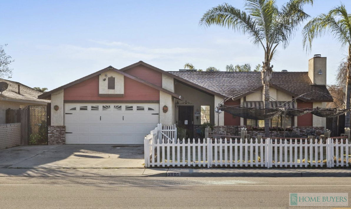 ☀️🌳Bakersfield, CA | 4bd 2bath | Clean Flip or Rental | delivered vacant🌳☀️