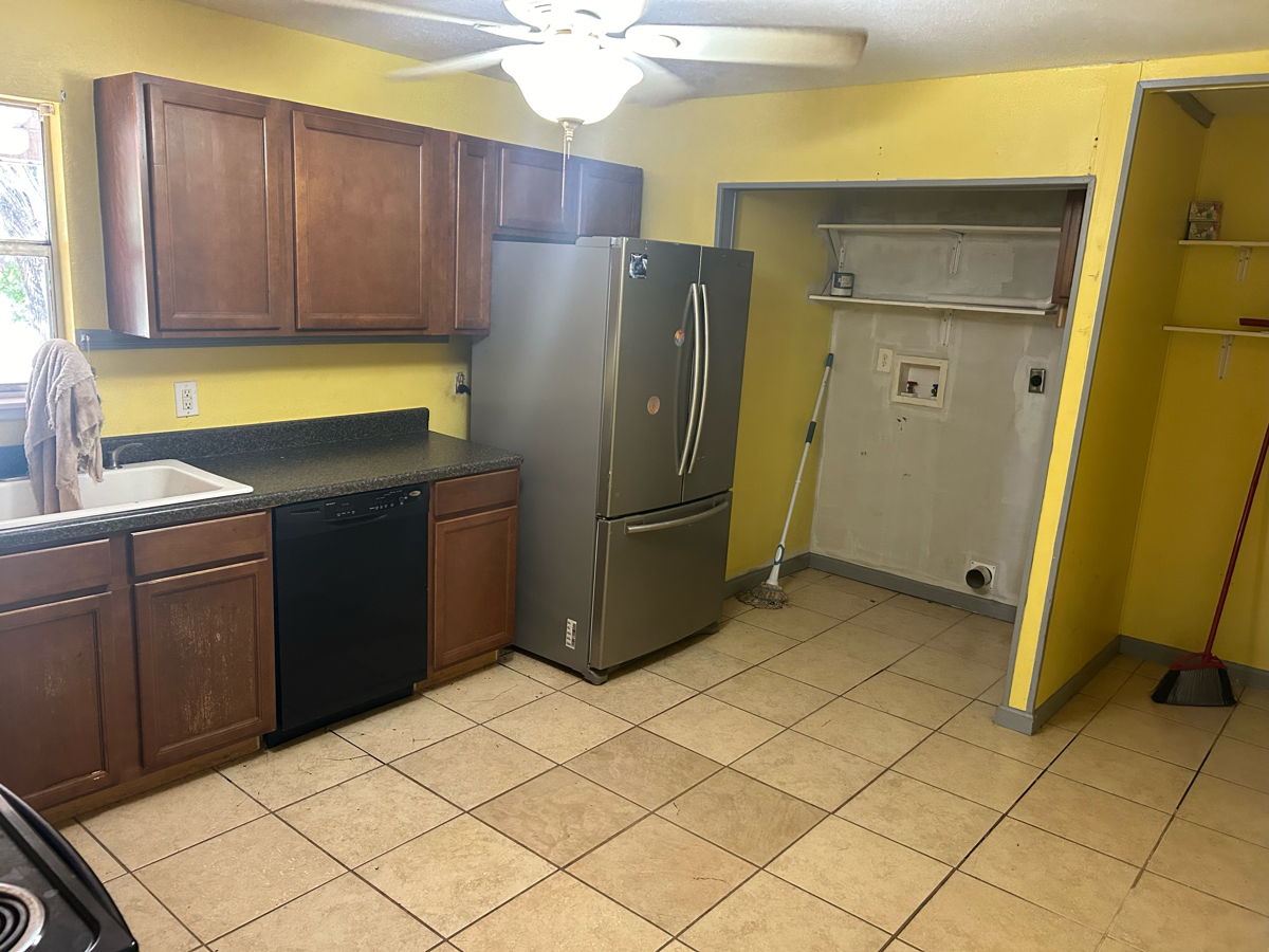 OFF MARKET/ 3 BED 1 BATH / COMES WITH ADJACENT LOT !