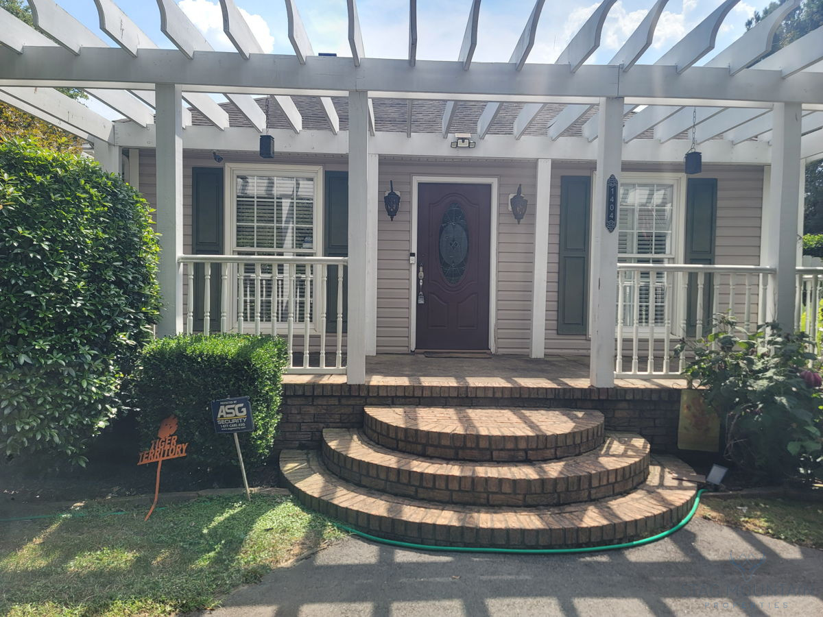 Incredible Buy & Hold Investment Property or Quick Flip