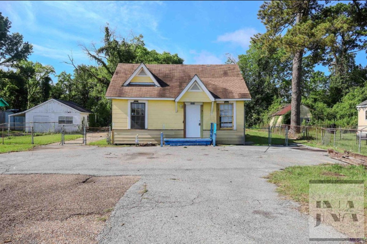 🚀 Fix and Flip Fun – Prime Baton Rouge Spot!